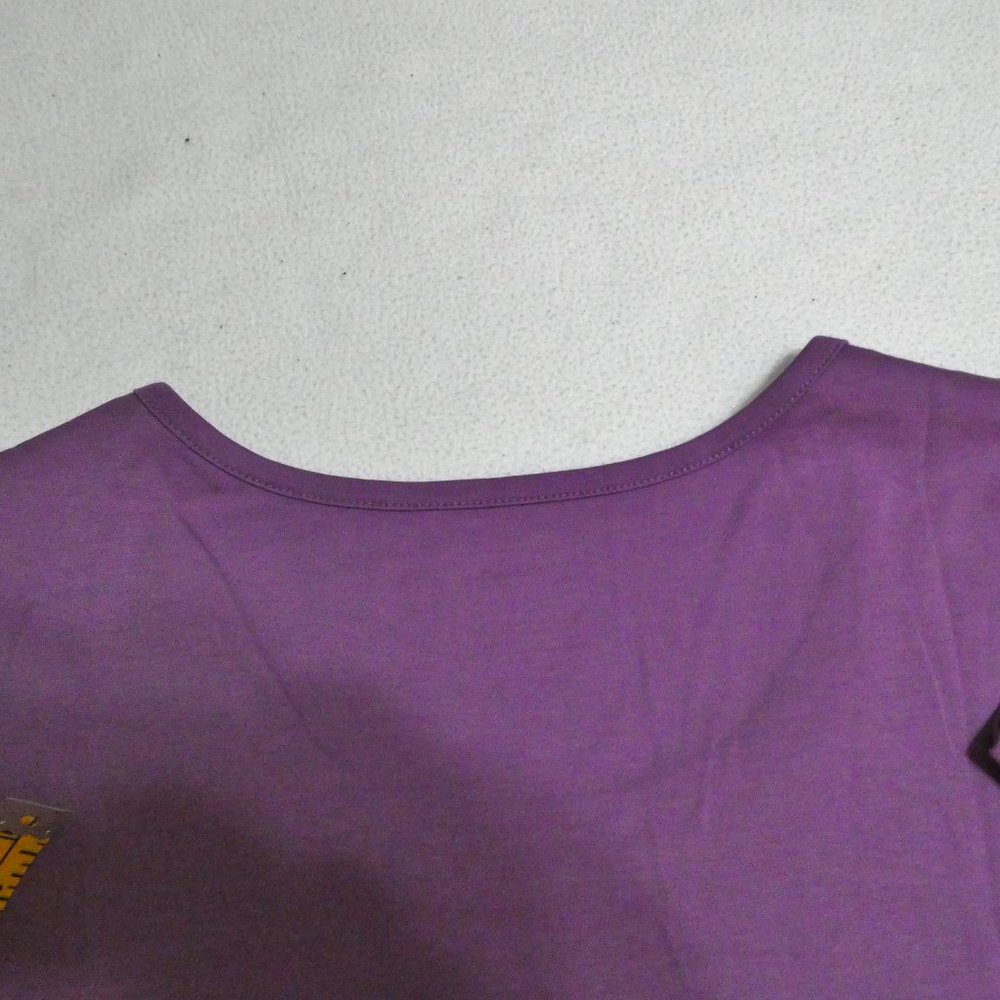 Scooped Neck T-Shirt As New - Picture 9 of 9